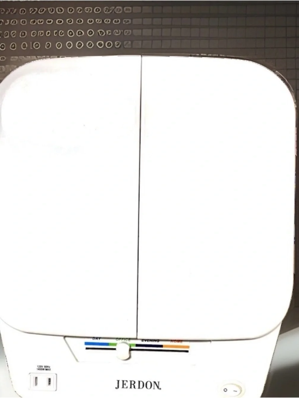 Vintage Jerdon Euro Tri-Fold Lighted Vanity Makeup Mirror 5x magnify 4 Settings